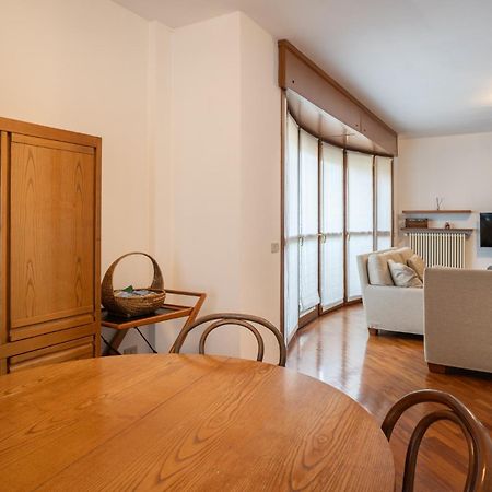 Spacious Bright Apartment Near City Center And Como Lake With Air Conditioning ليكو المظهر الخارجي الصورة
