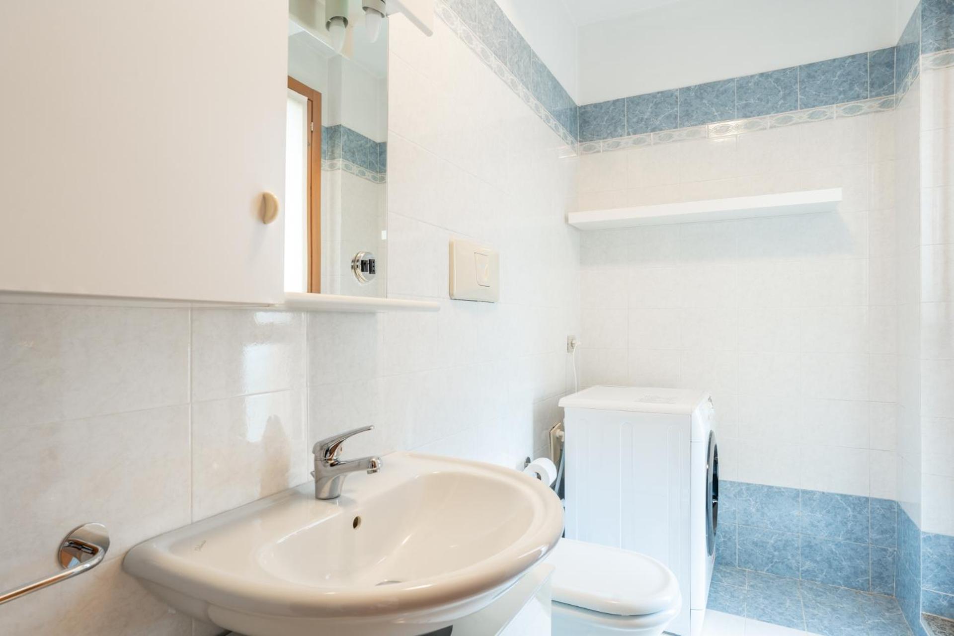 Spacious Bright Apartment Near City Center And Como Lake With Air Conditioning ليكو المظهر الخارجي الصورة