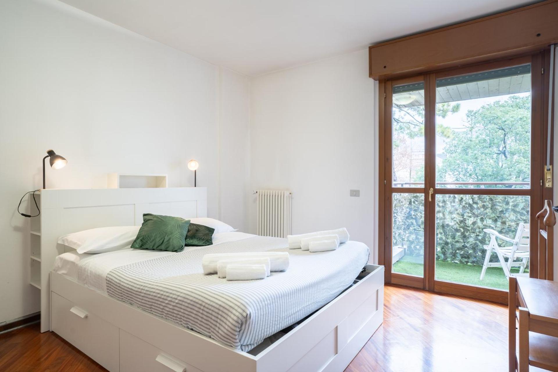 Spacious Bright Apartment Near City Center And Como Lake With Air Conditioning ليكو المظهر الخارجي الصورة