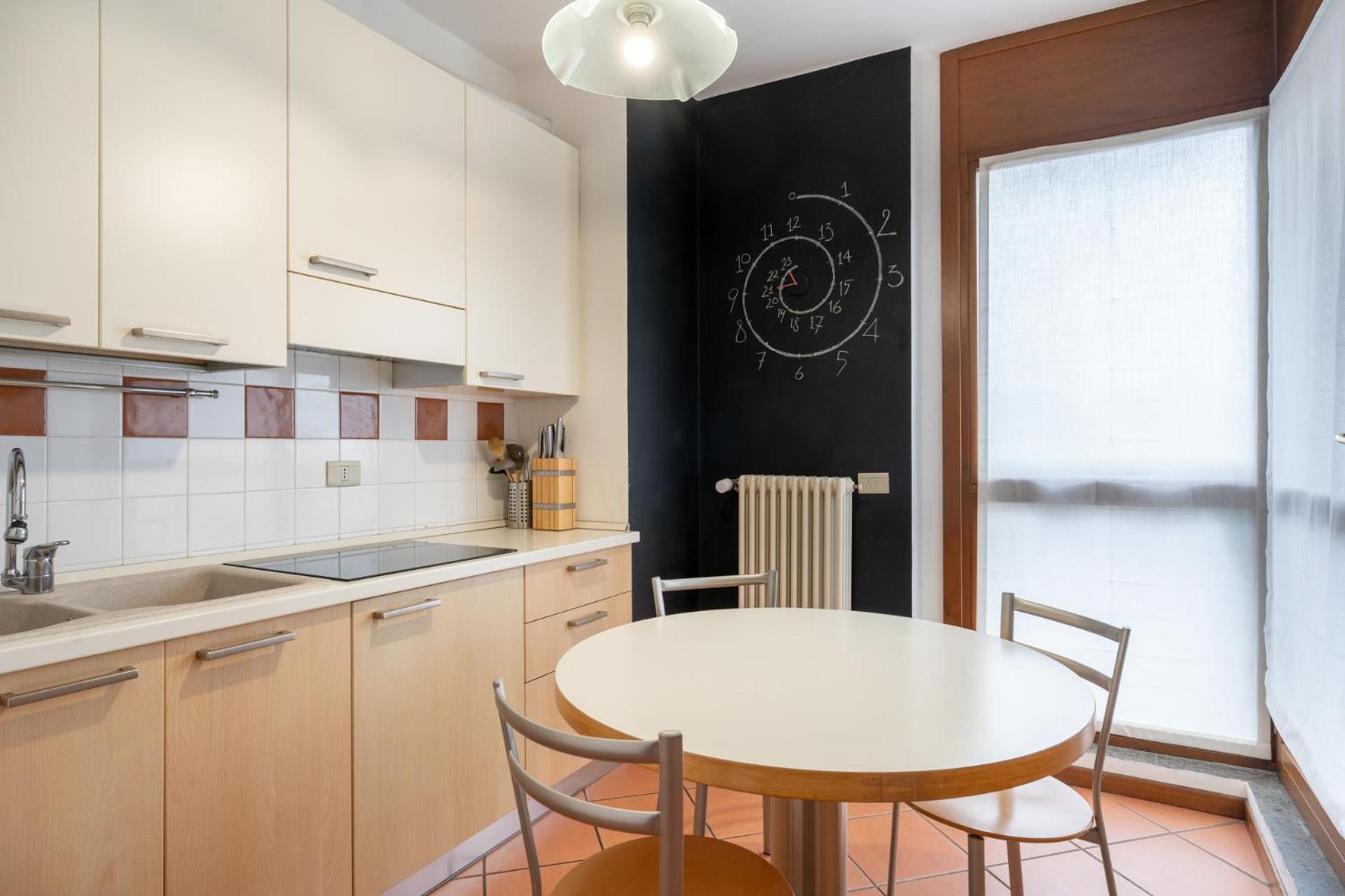 Spacious Bright Apartment Near City Center And Como Lake With Air Conditioning ليكو المظهر الخارجي الصورة