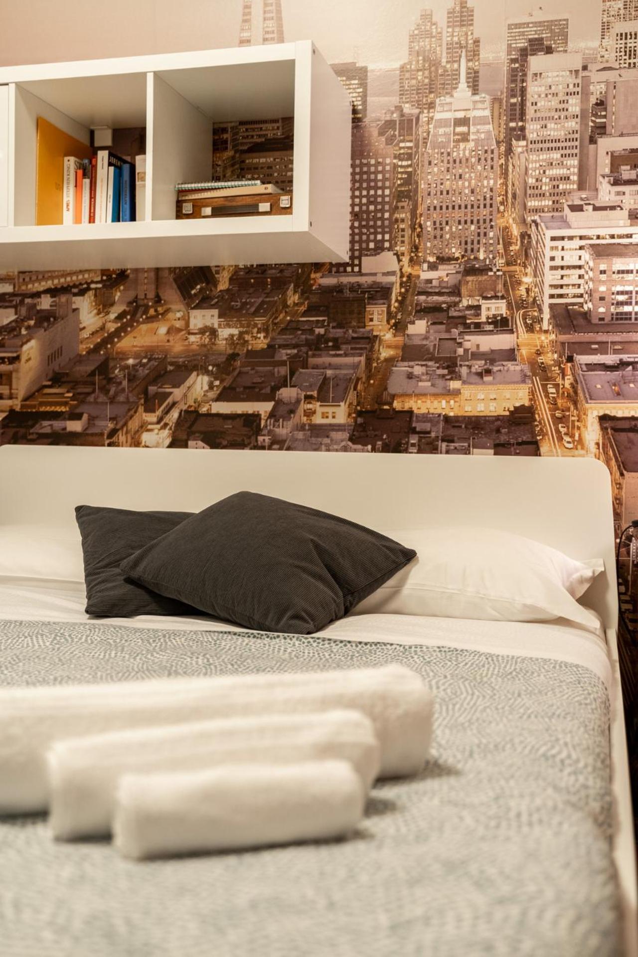 Spacious Bright Apartment Near City Center And Como Lake With Air Conditioning ليكو المظهر الخارجي الصورة