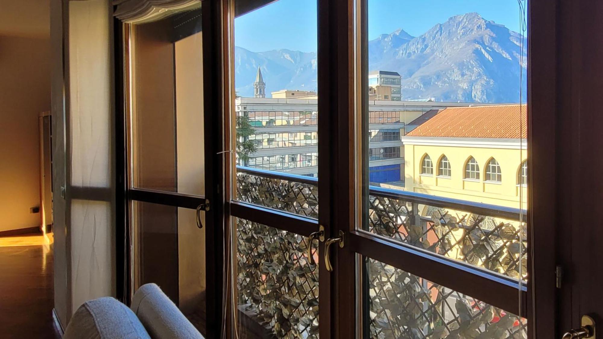 Spacious Bright Apartment Near City Center And Como Lake With Air Conditioning ليكو المظهر الخارجي الصورة